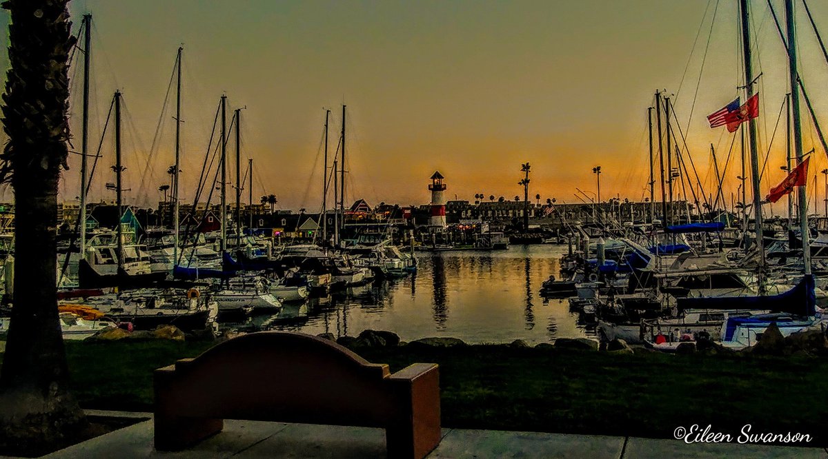 EileenHHNJ's tweet photo. On the #OceansideStrand North, and #OceansideHarbor. 1.16.17. #OceansideSunset @10NewsCampos @LIVE_COVERAGE @strosfanbob https://t.co/8WXC4ftwKS