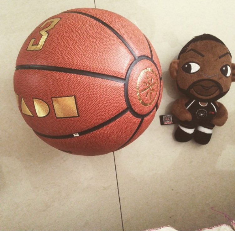 FanXu_WOWer's tweet photo. 大爷生日快乐🎂🎂🎂！Dwyane Wade #NBAVote https://t.co/uf61vZSvjt