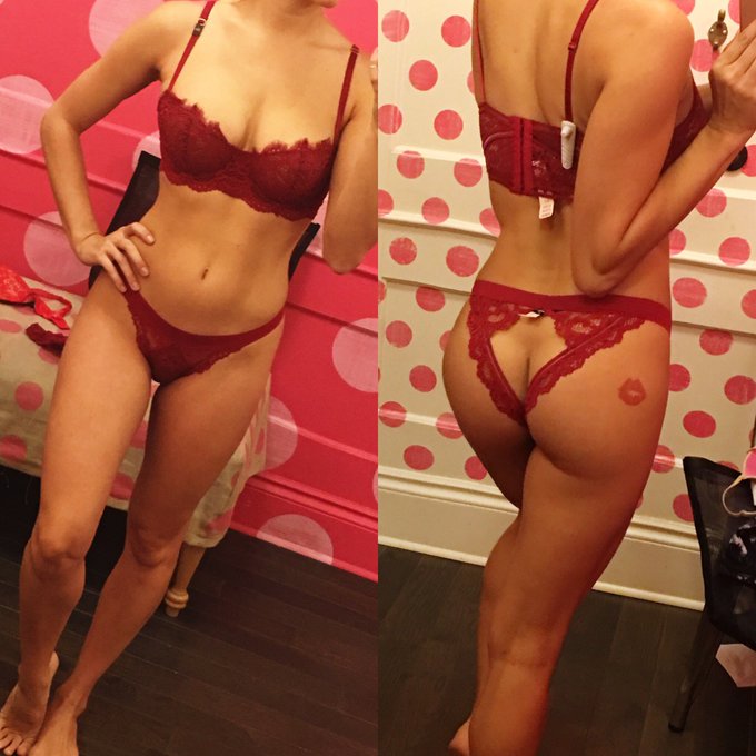 I wanted to pick out the lingerie for the movie I'm filming @GarlicGunpowder - Here's the set I approved<a href="/tag/mermaid"class="tags"><span>#mermaid</span></a><a href="/tag/sundayfunday"class="tags"><span>#sundayfunday</span></a><a href="/tag/sideboob"class="tags"><span>#sideboob</span></a><a href="/tag/inthetub"class="tags"><span>#inthetub</span></a><a href="/tag/wetandwild"class="tags"><span>#wetandwild</span></a>