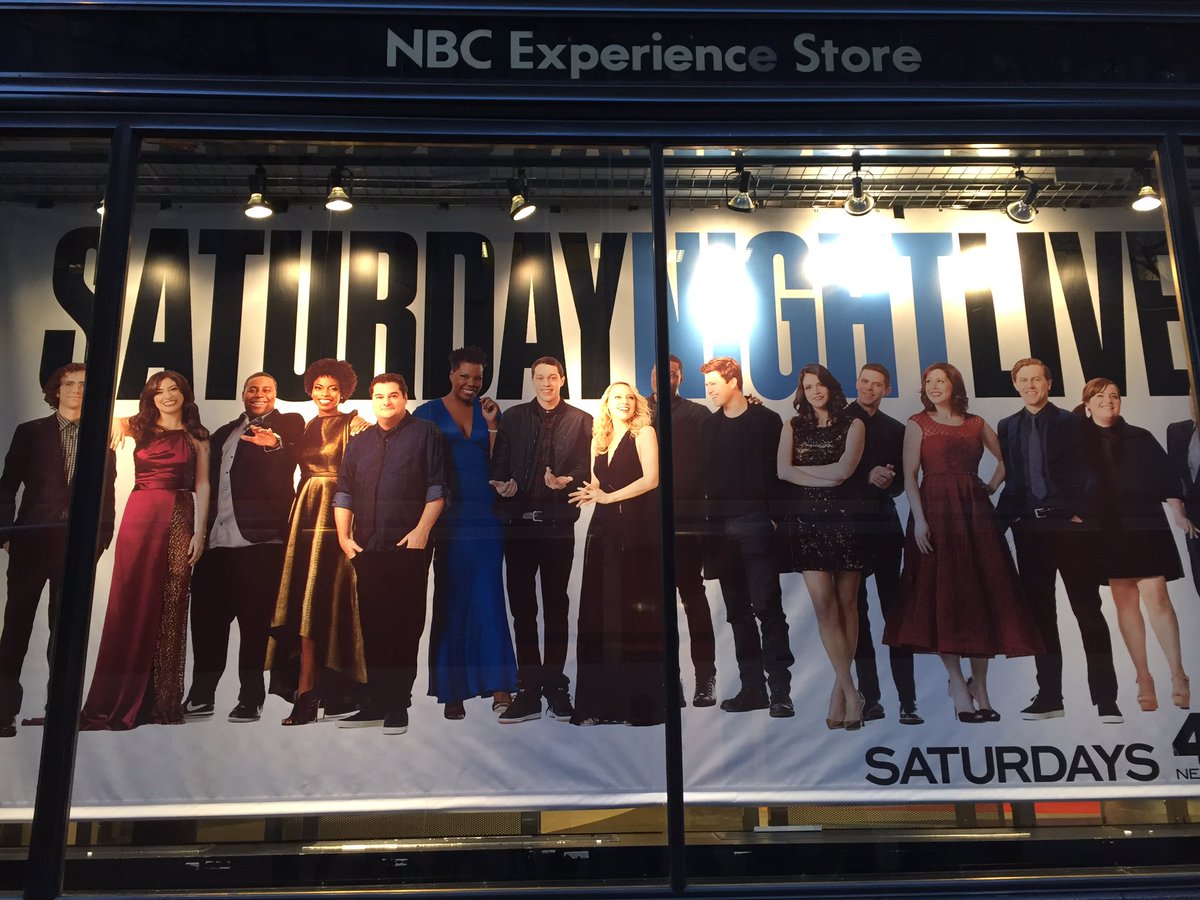 PetesWeed's tweet photo. Pete Davidson and the rest of the SNL cast on this promo sign outside of 30 Rock! https://t.co/jGPtmWVtSS