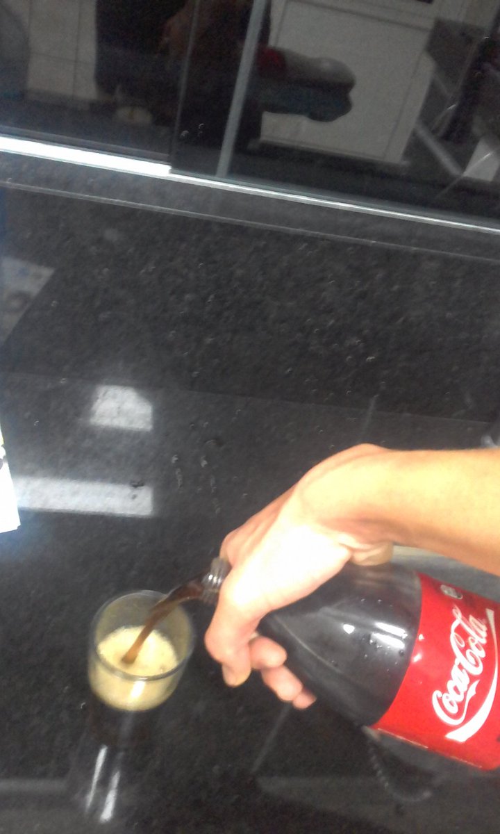BlackrouxGame's tweet photo. @CocaCola nothing it's better ... arrive home and drink that coke <3 (yes, I'm mercenary fuck off) https://t.co/WV0Nklai98