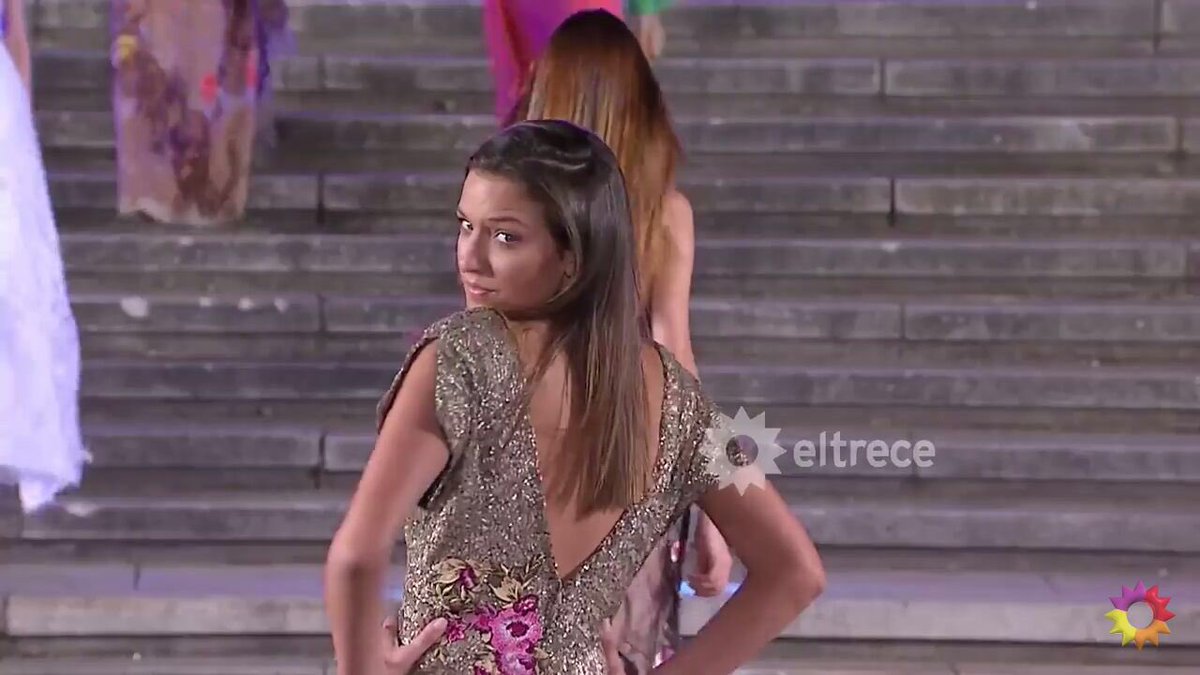 alwaystovicky's tweet photo. Vicky en la pasada de @PiaCarregal🙌🏻❤️️ #MDQMODASHOW2017 https://t.co/CfAaNl1k9N