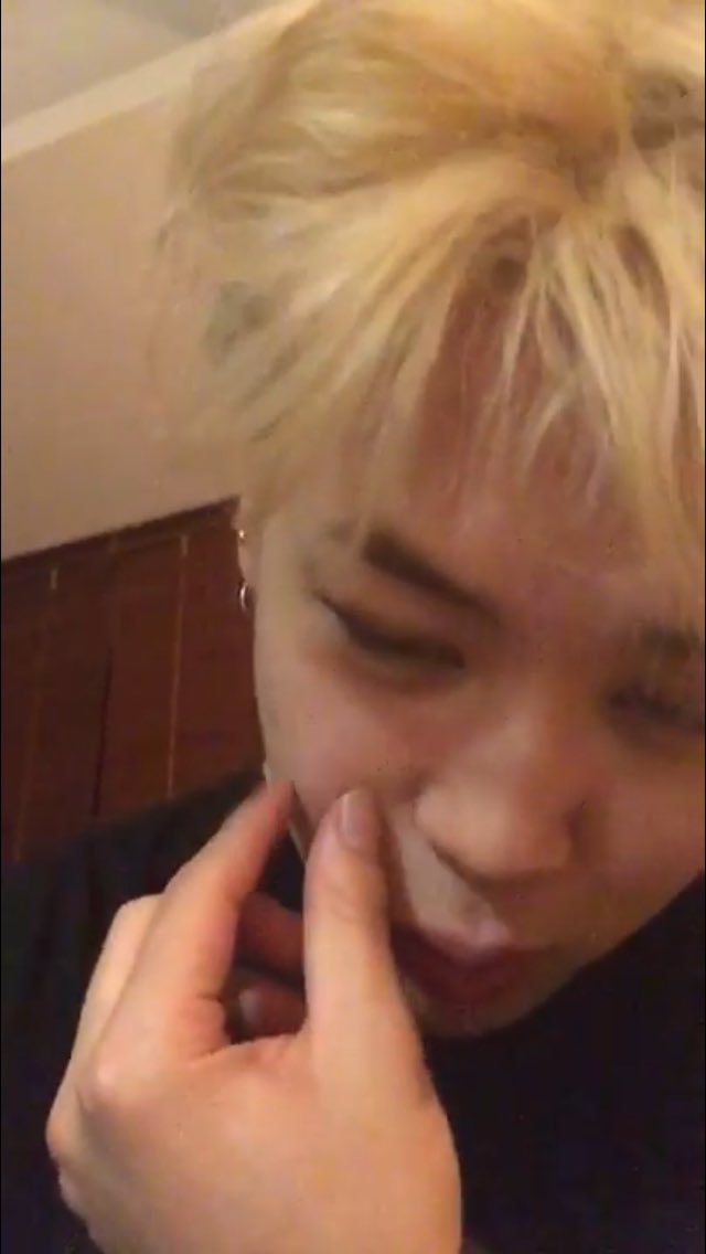 milujk444's tweet photo. Goodnight, I love this beautiful human so much that sometimes I wonder if it is even possible to feel so much love for someone https://t.co/FQDcgYzVbr