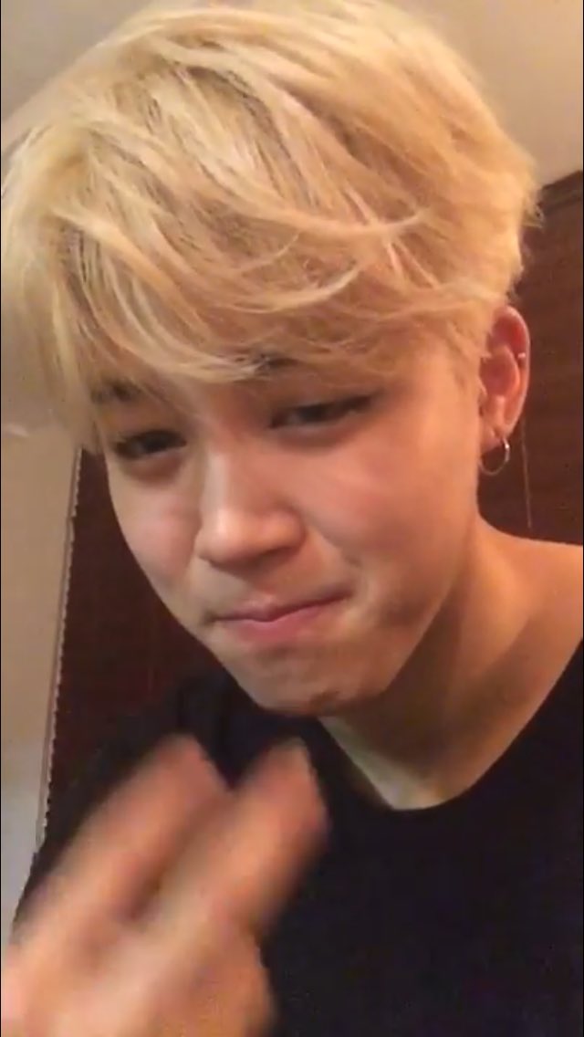 milujk444's tweet photo. Goodnight, I love this beautiful human so much that sometimes I wonder if it is even possible to feel so much love for someone https://t.co/FQDcgYzVbr