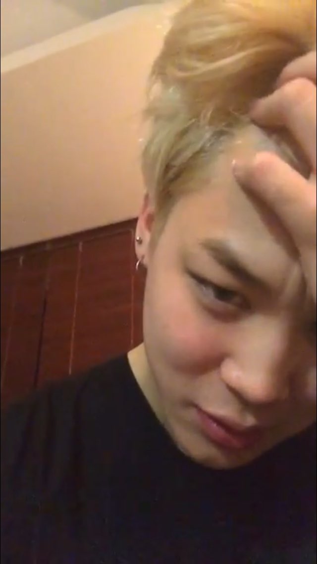 milujk444's tweet photo. Goodnight, I love this beautiful human so much that sometimes I wonder if it is even possible to feel so much love for someone https://t.co/FQDcgYzVbr