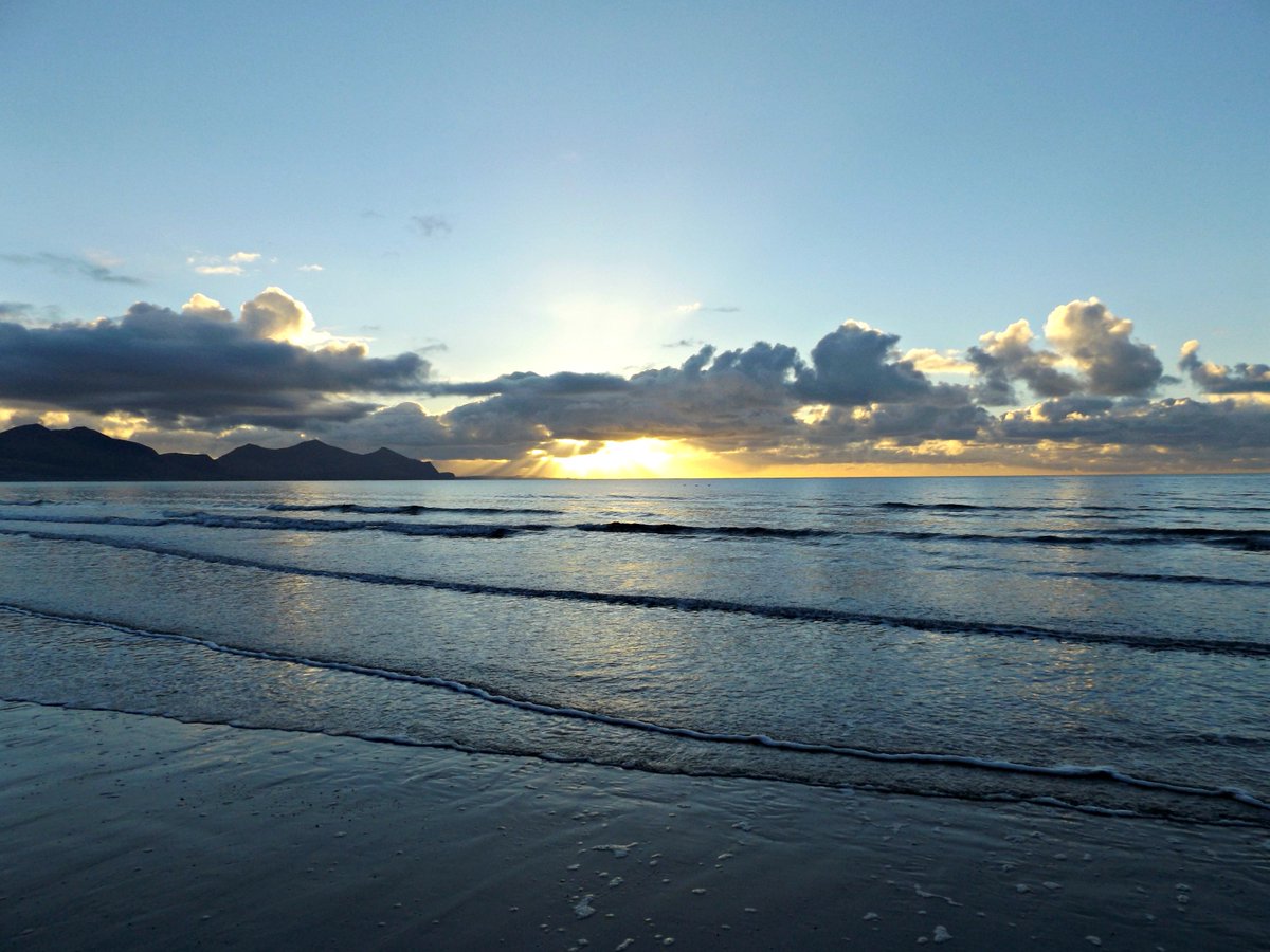 coffee_cakekids's tweet photo. Our 5 Favourite Beaches in North Wales...so far! https://t.co/qIFEt68Afe #northwales #visitwales https://t.co/0wYweds3KE