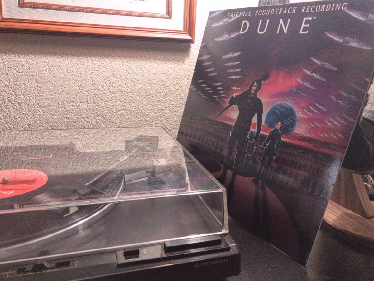 iheartflix's tweet photo. Tonight's #vinyl selection. #dune #soundtrack #vinylcollection #scifi #scifimovies #playrecords #analog #analogsounds 🎼 https://t.co/D2NMWBqkjQ