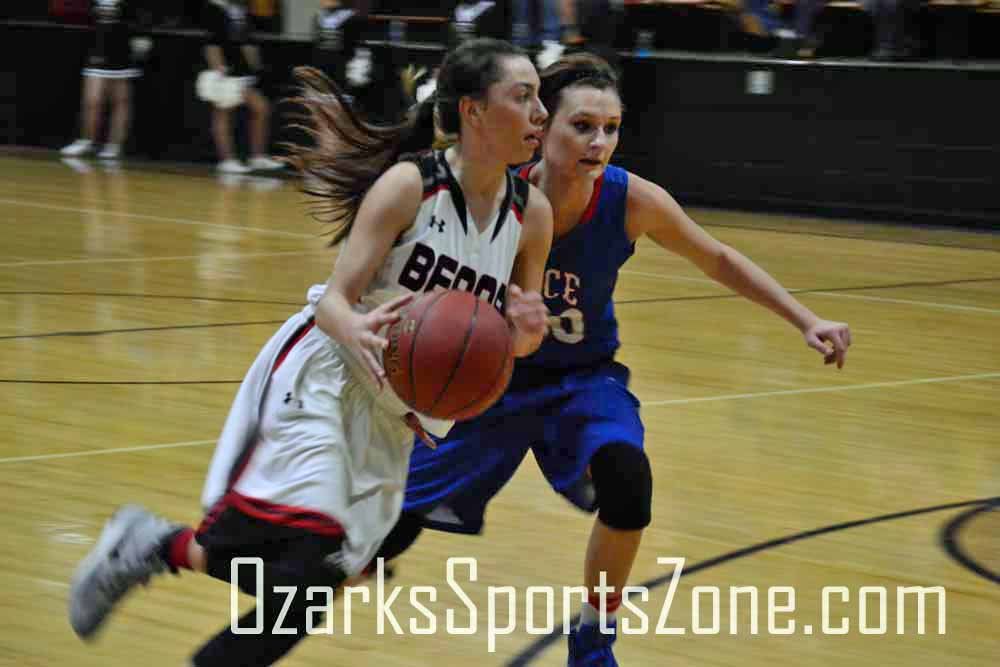 Back from a knee injury, Dill scores 21 in Conway's home victory over Morrisville bit.ly/2jZj8Az