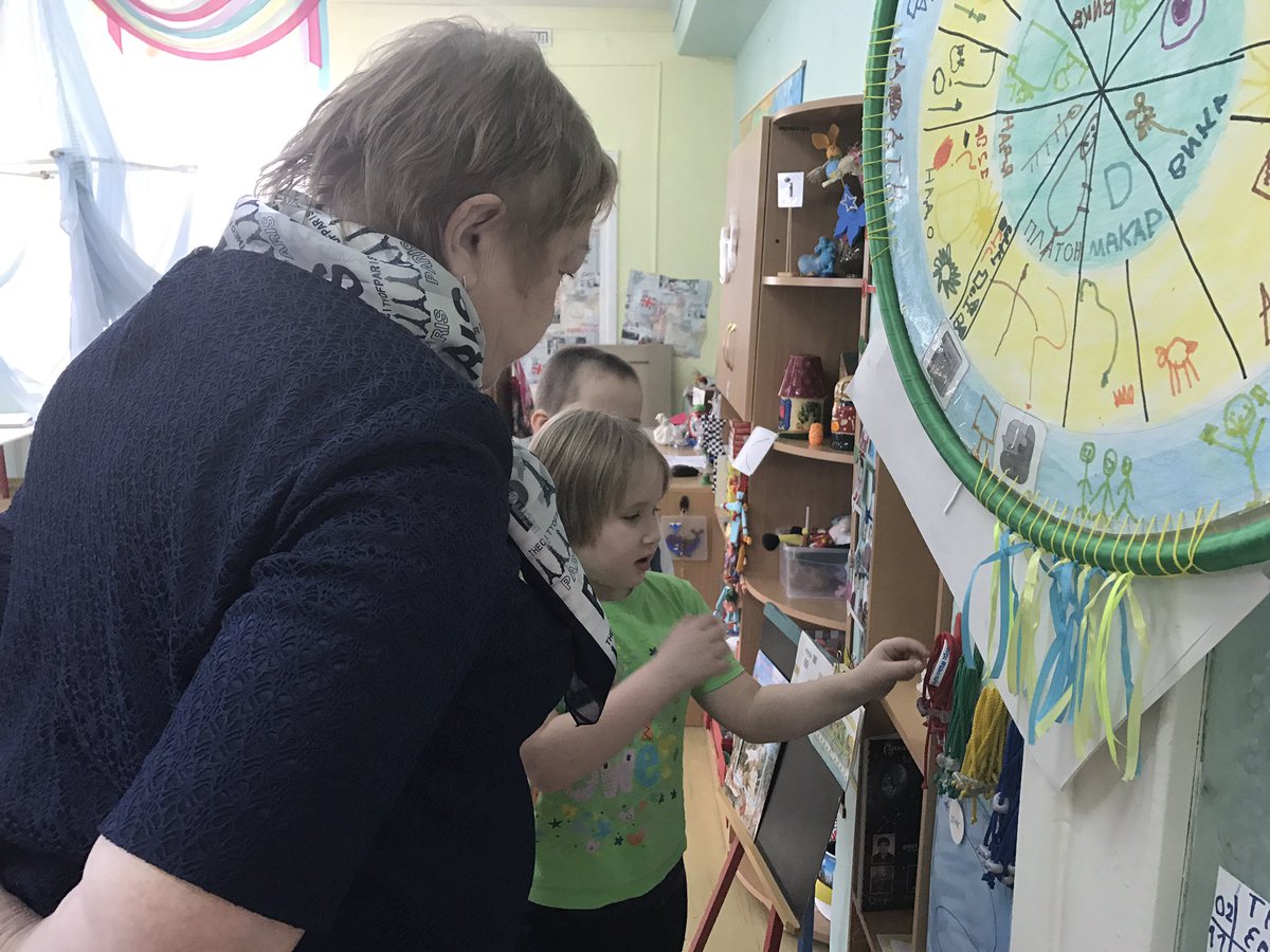 elena_vinchi's tweet photo. Управленческая команда #Гимназия164 познакомилась с системой раб��ты #СтранаЧудес сети #ШколаРосатома. Ну что, даёшь #TimeChoice в гимназии? https://t.co/UT1LUpbw5Y