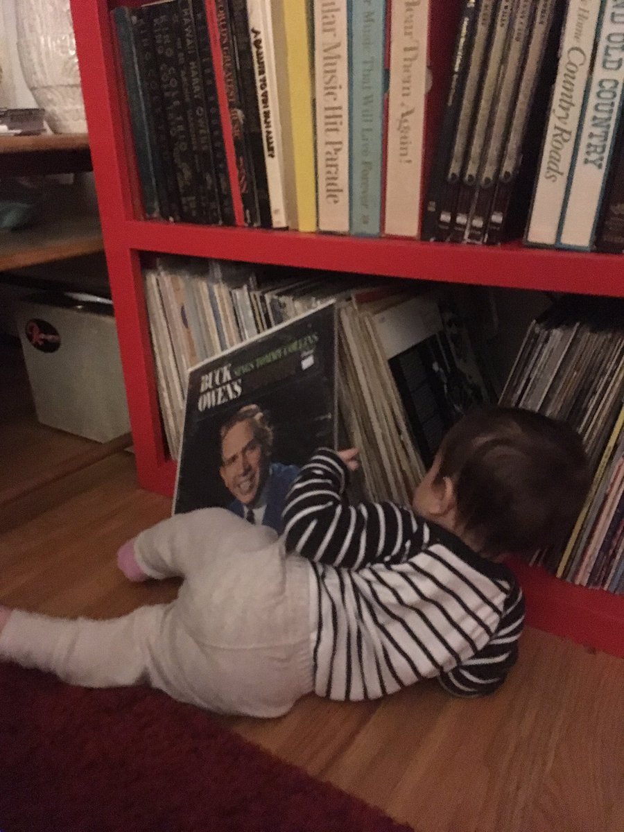 therainieros's tweet photo. Baby's got great taste! #buckowens sings #tommycollins ! One of Dad's favorites! https://t.co/DVcCNf09XD