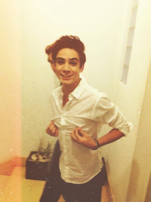 Amisolis95's tweet photo. Chichis pa la banda #PicOld @JosDice 🤙🏼😂 https://t.co/7vOY7YDoJg