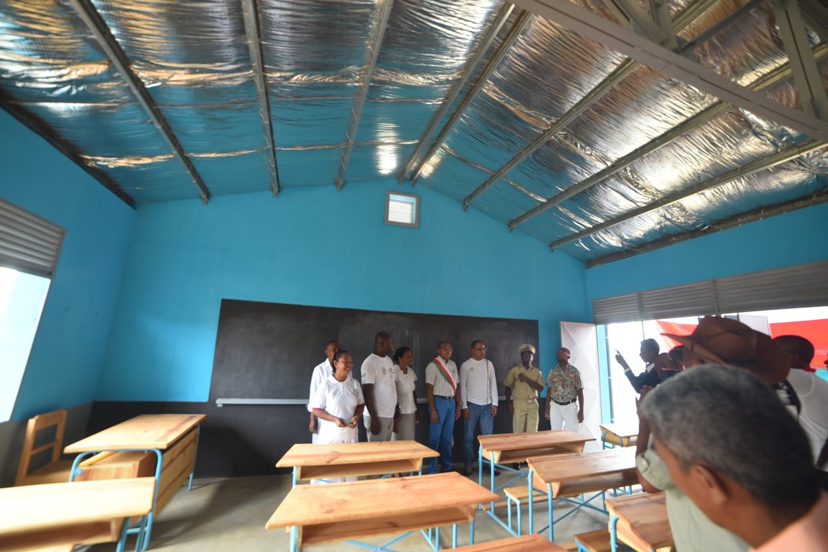 #Projet « #education pour Tous (EPT) »: Réhabilitation du bureau de la CISCO et construction d’une EPP aux  normes  à Miandrivazo.
(c)ComMen