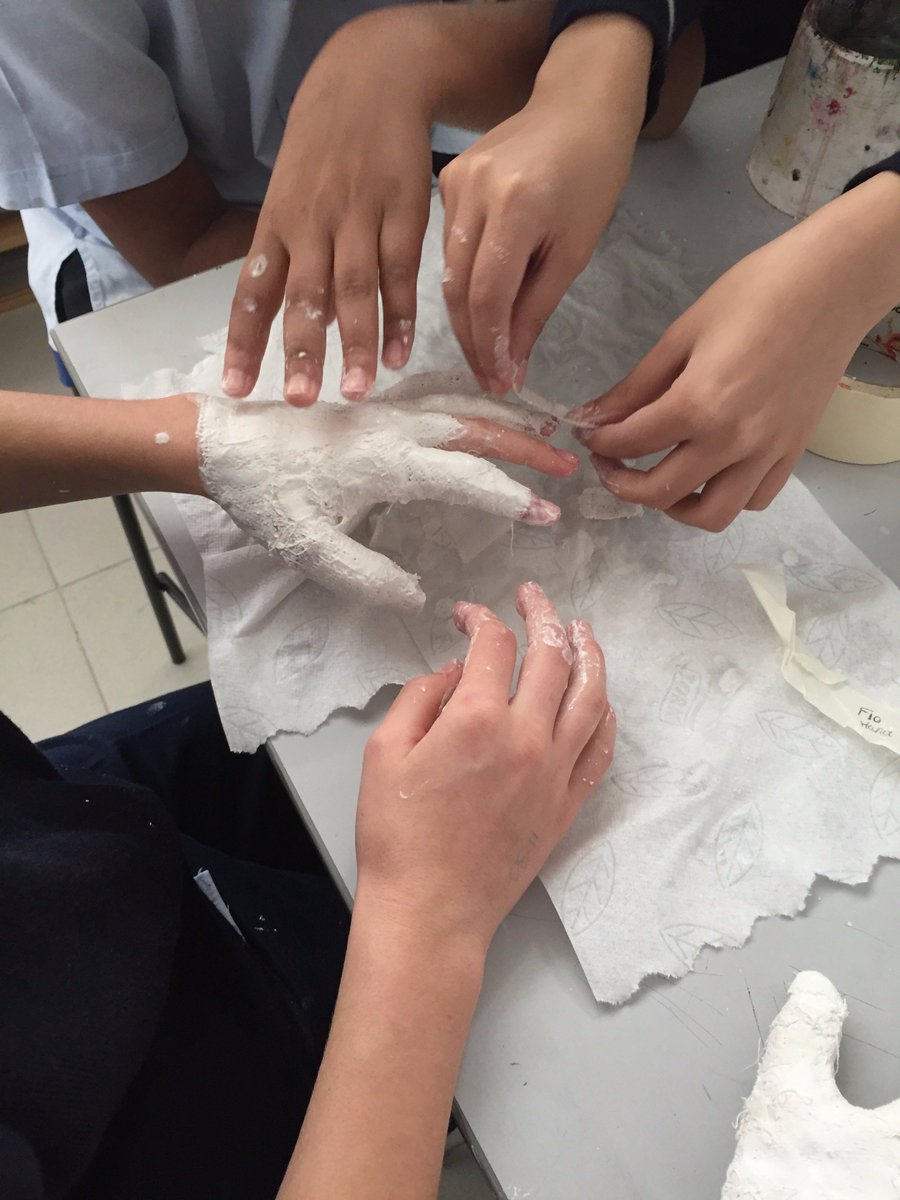 JESSArtDept's tweet photo. Mod rock body parts in the making............ @JESSArtDept @JESSYear9 @JESS_Secondary @JESSDubai #JESSTeamwork #JESSEnvironment ποΈπ©βπ¨π¨βπ¨π¨ https://t.co/mmQLQjeUiV