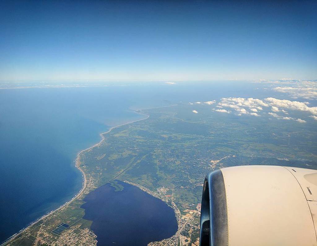 Jaime_Rivera's tweet photo. The beautiful Honduran coast #traveling #latergram #upintheair #honduras #beauty #googlepi… https://t.co/9YS5W7wqyM https://t.co/YJOAnv0NR2