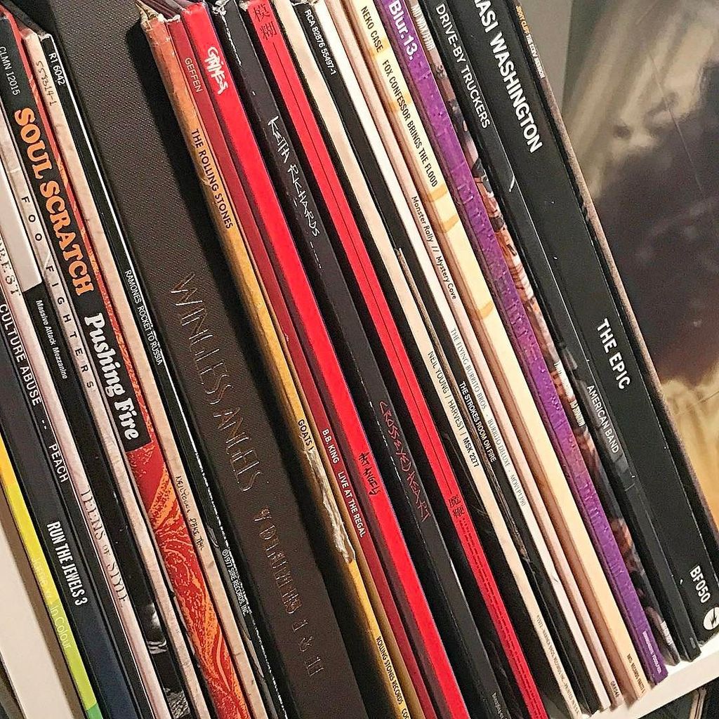 GeekingOnMusic's tweet photo. Extended holiday #weekendwaxstack. Hope everyone got some good table time. 🍻 #vinyl #nowsp… https://t.co/pAJ6lH3KxQ https://t.co/vg9nDlvgYc