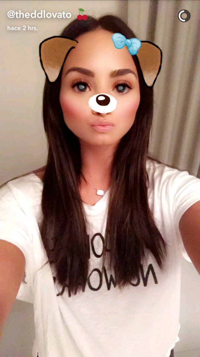 lovatoESP's tweet photo. Demi en su snapchat. #Lovatics #BestFanArmy #iHeartsAwards https://t.co/ZIMUuHF6OU