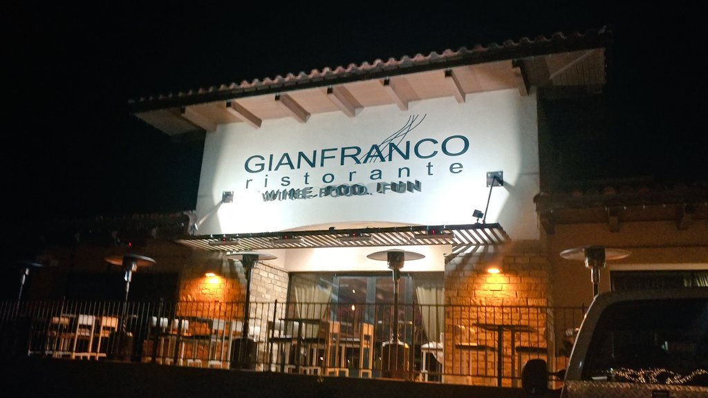 AddisonCncierge's tweet photo. Thank you @wherephoenix and #Gianfranco for a wonderful evening! #WhereMag #Food #Cannoli #ChickenRigatoni #Cheesecake #Chocolate #PomMarg https://t.co/9jnqKlML8k