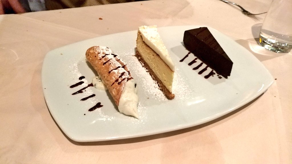 AddisonCncierge's tweet photo. Thank you @wherephoenix and #Gianfranco for a wonderful evening! #WhereMag #Food #Cannoli #ChickenRigatoni #Cheesecake #Chocolate #PomMarg https://t.co/9jnqKlML8k