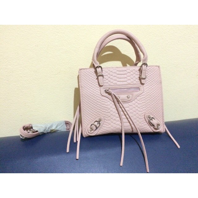 Momindx's tweet photo. ขาย SALE❗️กระเป๋าถือและสะพาย สีชมพูน่ารัก ในราคา ฿500 ที่ #ShopeeTH ตอนนี้! https://t.co/jdtiU6BwpP https://t.co/YkCuVdr8dx