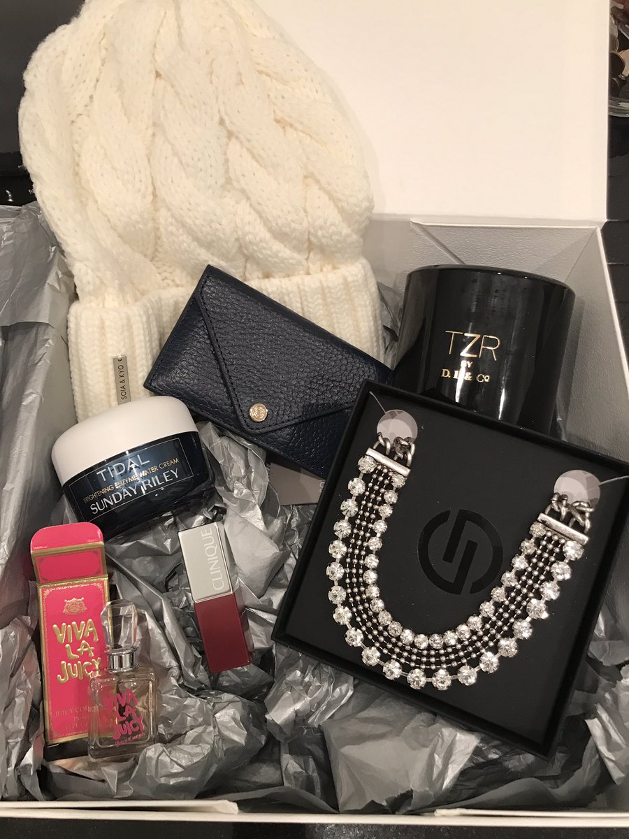 JenniferGStyle's tweet image. Came home to this little box of goodies🤗 thank you @TZRBoxofStyle #zoereporter #boxofstyle