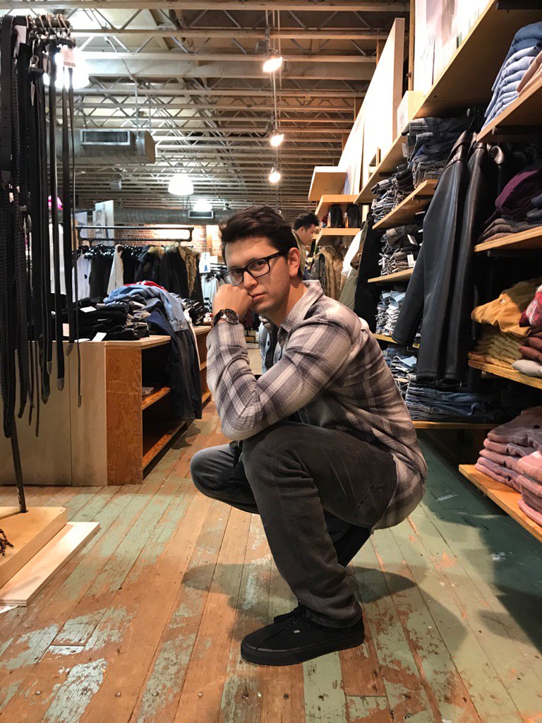 ericszavala's tweet photo. Mobbin in Pasadena #FlannelsForDays https://t.co/pBnIW3ax64