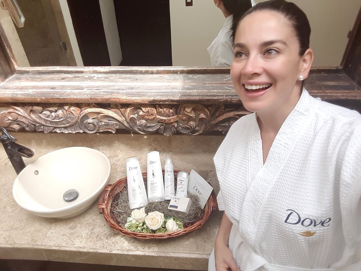 bertavalle's tweet photo. Nada mejor para iniciar mi día que una terapia de recuperación extrema para el cabello y #PielMasSuave 
#DoveEsBelleza por eso #YoUsoDove https://t.co/KK0rvA7wp1