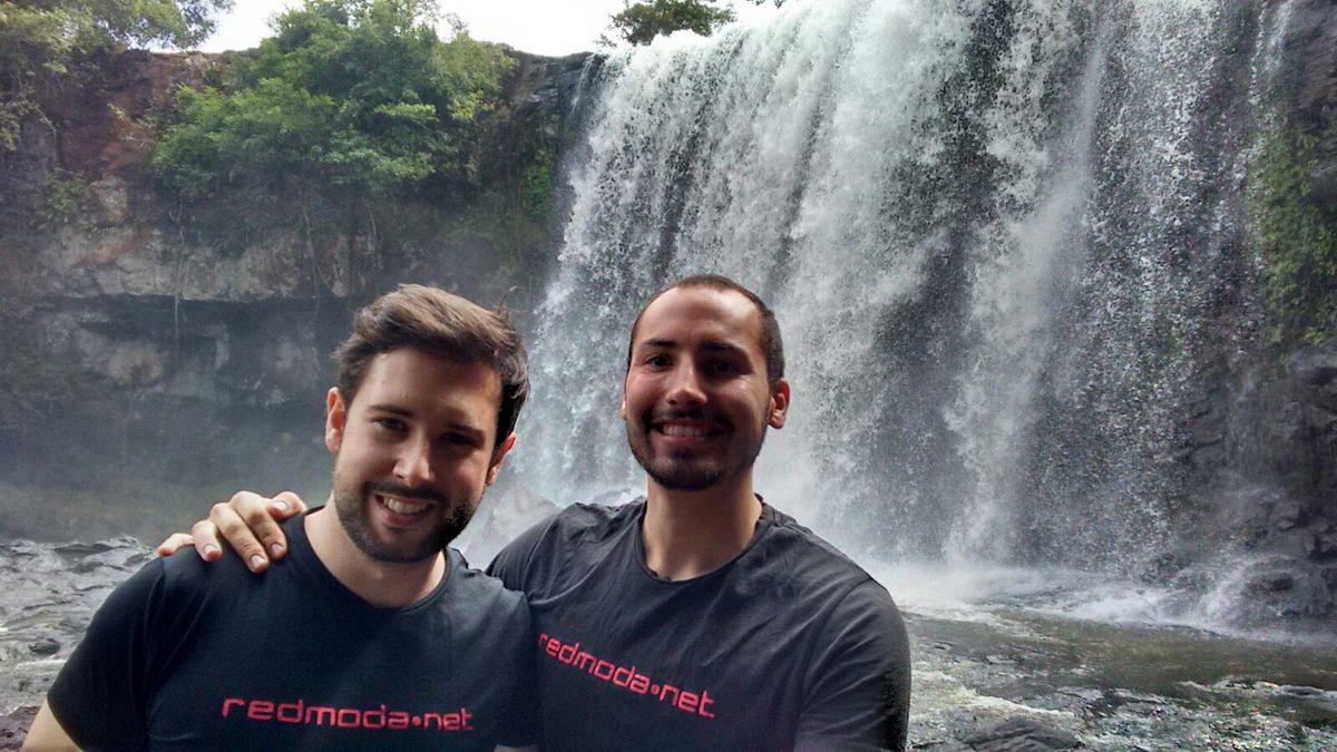 redmoda_net's tweet photo. Desde el interior de la selva de Camboya🇰🇭
Gracias a nuestros amigos de #redmoda por llevarnos a Camboya
Buen viaje chicos!!! #Cambodia https://t.co/q06pEuam0H