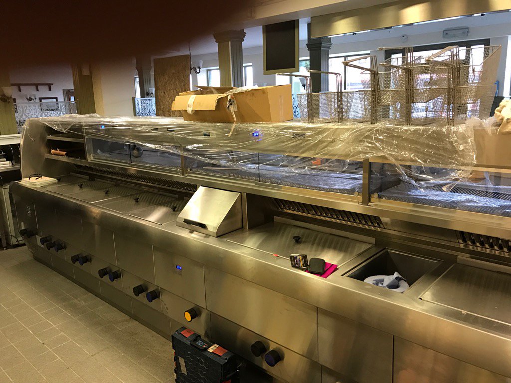 Nikwilliams18's tweet photo. Arrived at @Quaysidewhitby to see install of new @KFELtd range to discover it was finished in 1 day #qualityservice https://t.co/bQP8rF75mM