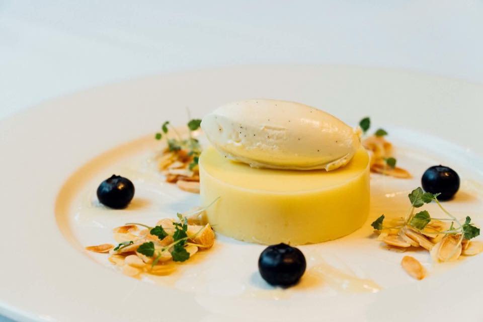 Sink your teeth into this delicious lemon posset, with toasted almonds and mascarpone cream! 🍋Yummy!  #tuesdaytreat #deliciousdessert
