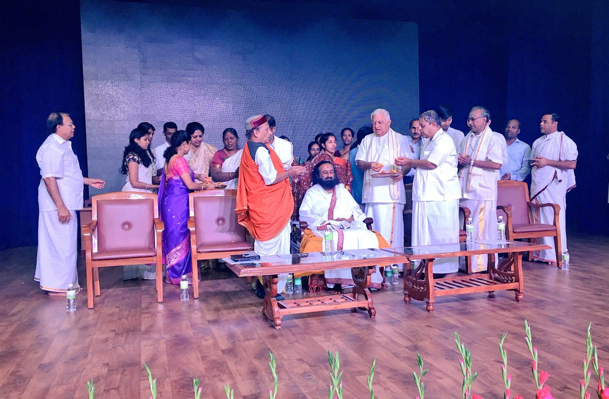 Gurudev's tweet photo. Received an honorary position as the head of the "Shanti Yoga" seat at the S-VYASA University, Bengaluru. https://t.co/RDPK5EH0qK