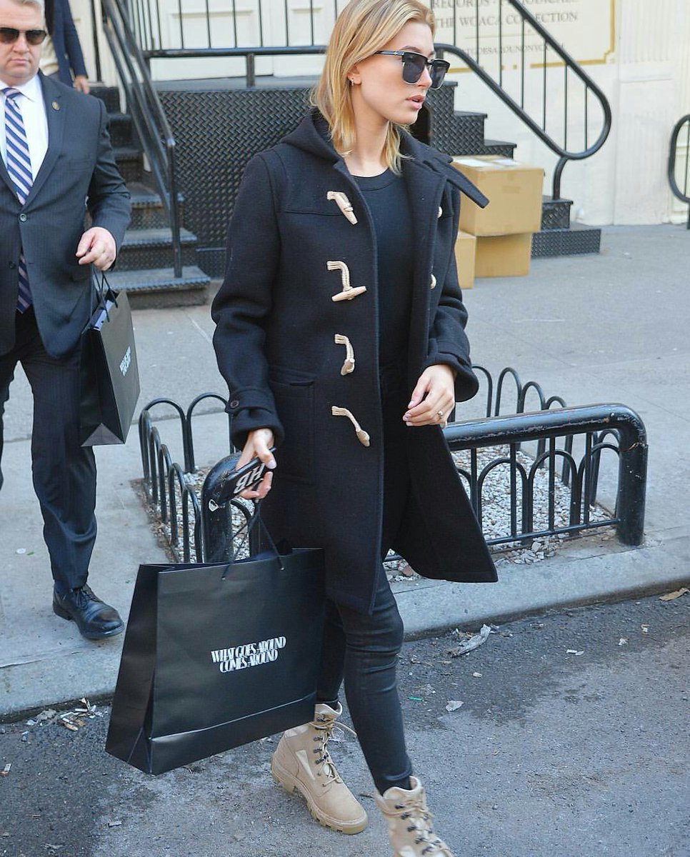 Jsy Fashion On Twitter 170116 Haileybaldwin Wearing Blanc