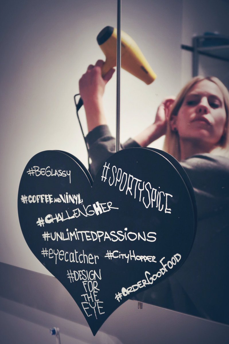 Eline_De_Munck's tweet photo. My #UnlimitedPassions? #BeGlassy #CoffeeAndVinyl #SportySpice #ChallengHer #EyeCatcher #CityHopper #OrderGoodFood #DesignForTheEye https://t.co/wTSPromzj8