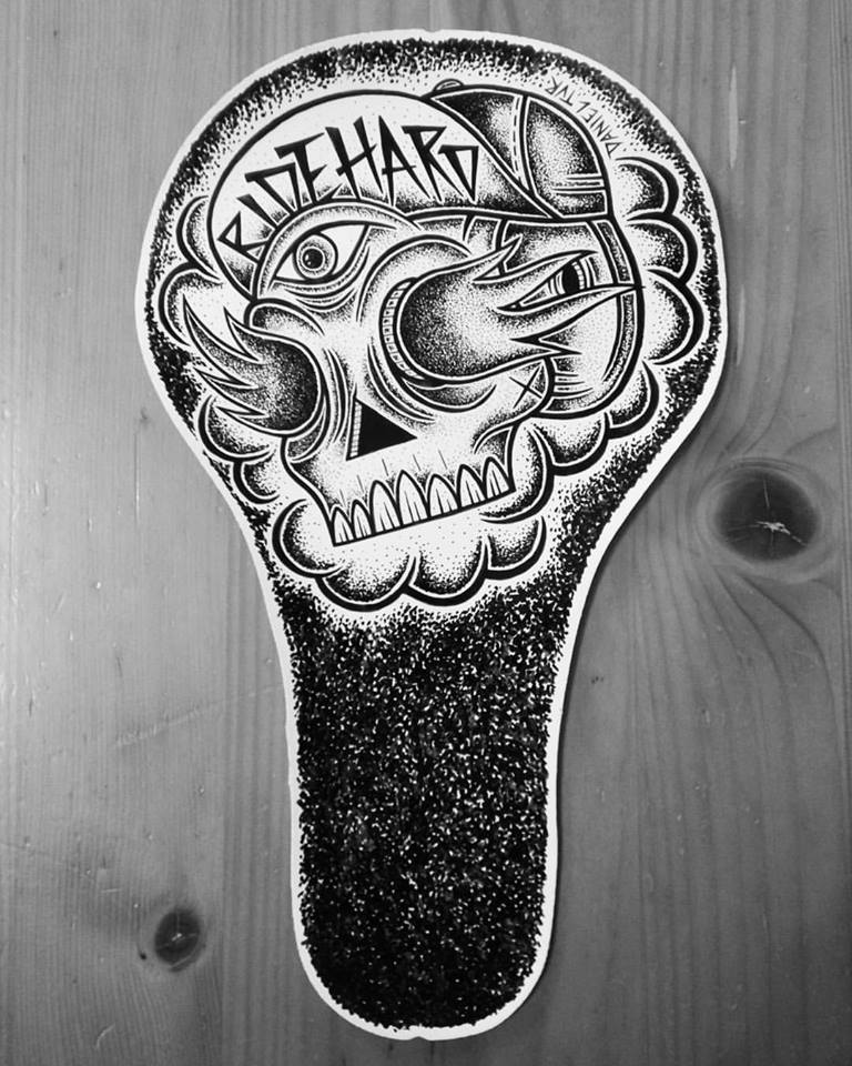 essaxtwtr's tweet photo. New #Pinzat / Essax saddles are coming.Stay tuned!
Artist: #DanielTur : https://t.co/iXaLlFO1az #handpainted #handmade https://t.co/ljGrz7fnlS