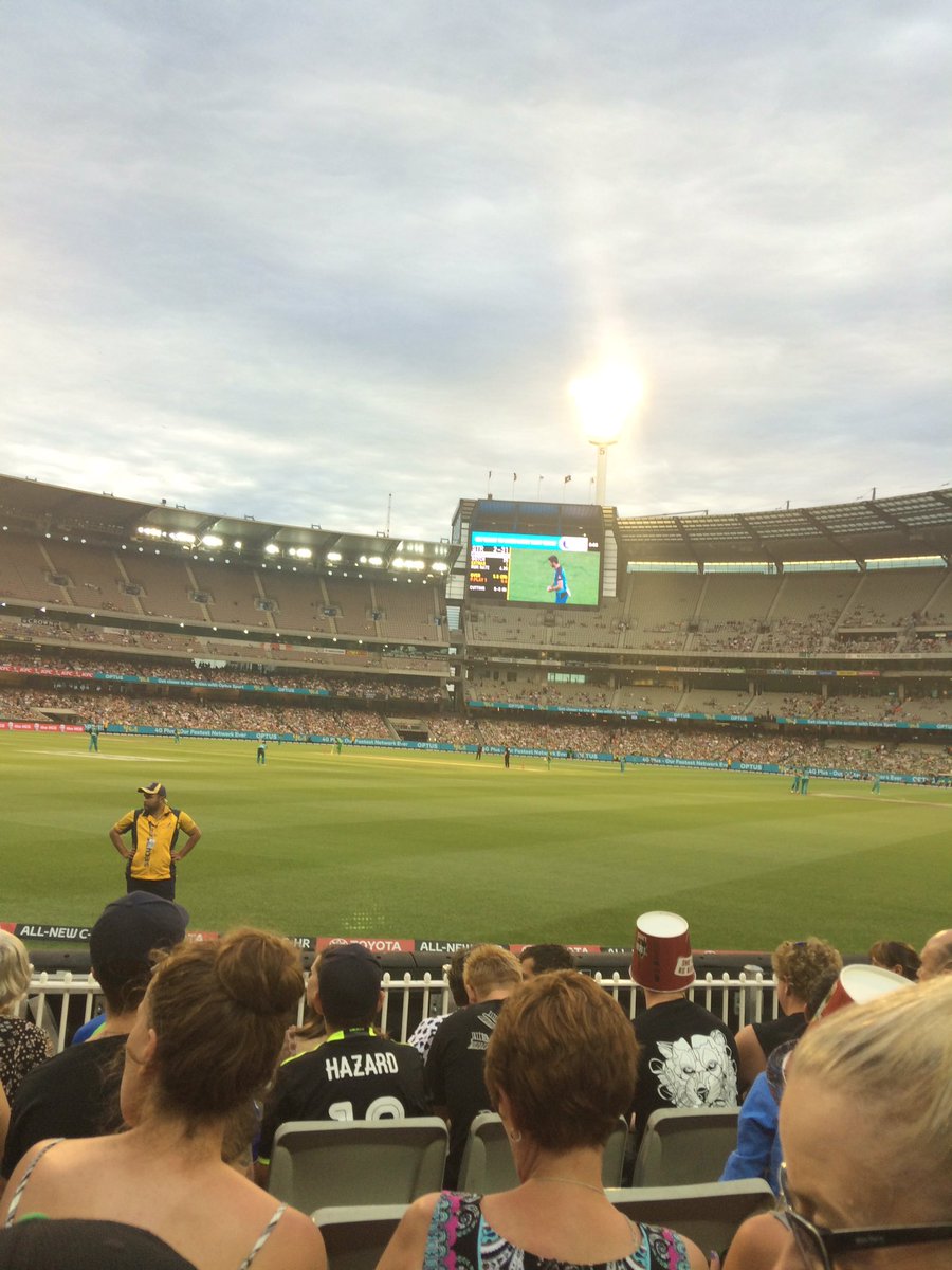 corrmo's tweet photo. Came to oz just to watch the greatest living New Zealander at the G #wheresbaz #bazrules @tensporttv @MarkHoward03 @al_field https://t.co/zSWgbvUKsJ