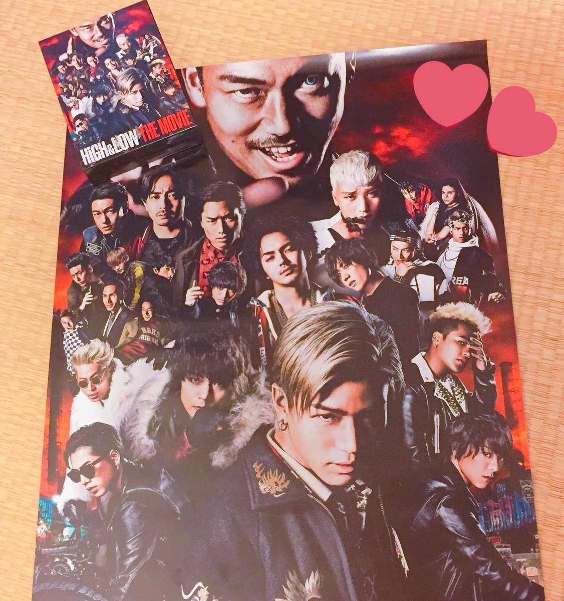 hipopo1306gmai1's tweet photo. HiGH&LOW届いた❤
試写会、��分映ってると良いなぁ~
今から観るぞ��😜🖖
#HiGH_LOW #DVD #ROAD_TO #THE_MOVIE https://t.co/7pcjGx0rrd