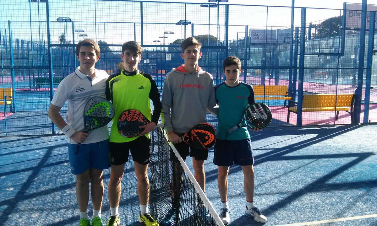 PadelDavidYecla's tweet photo. Contento con este inicio de año junto a Alex González. Ahora toca Valencia, a pelear a tope. Gracias a todo mi equipo, Juanjo, Adri y Alex.💪 https://t.co/7s3r3zsTXk