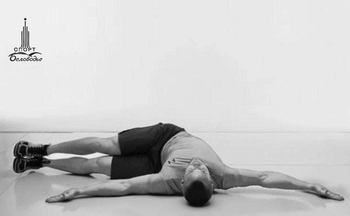 Push ups for abs. Нашли упражнение. Девушки в наклоне. Бег в упоре лежа. Нашли упражнение.