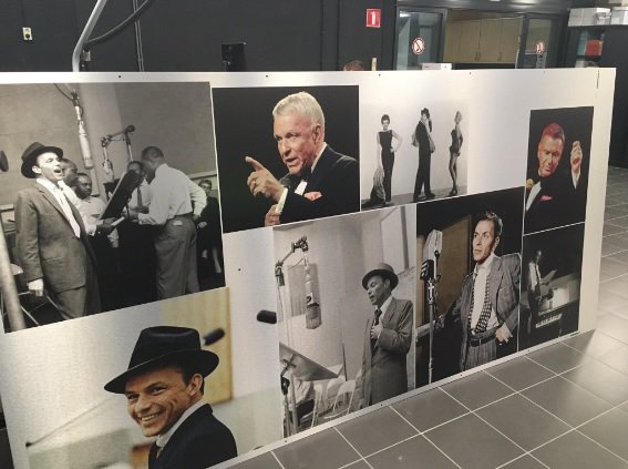 DPNonline's tweet photo. 20 mooie Frank Sinatra schilderijen gemaakt v Restaurant in Amersfoort #digitale #prints #print #drukkerij #copy #inrichting #woondecoratie https://t.co/qQchNoil4n