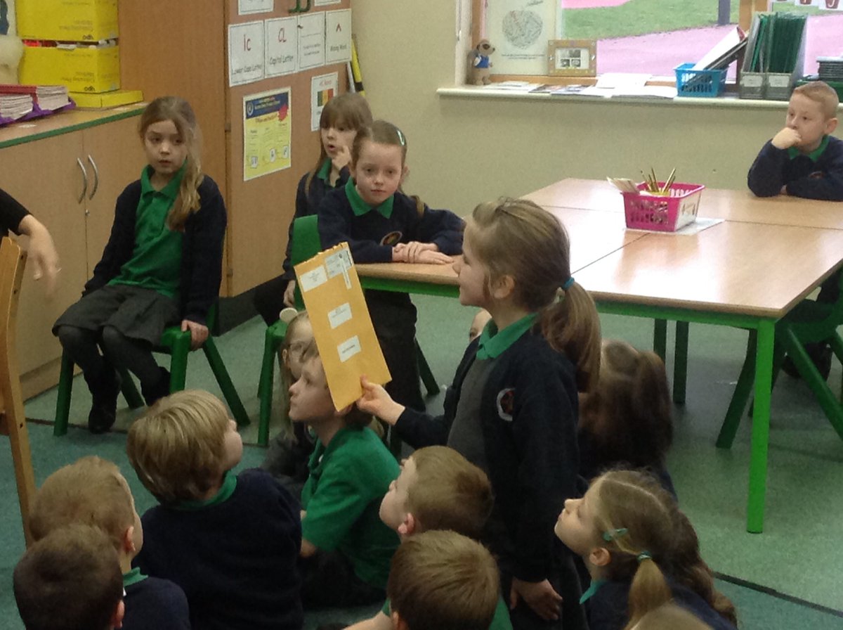 MrDanecki_BDP's tweet image. Revealing our response from @Cmdr_Hadfield to a VERY excited Year 2 crew! 😀🚀👍 @BDP_3AF @bentondeneprim #learningwithcontext #followyourdream