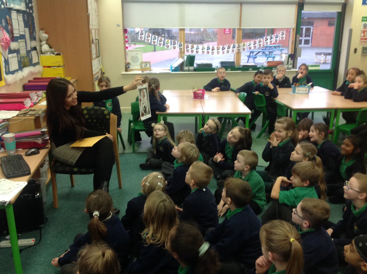 MrDanecki_BDP's tweet image. Revealing our response from @Cmdr_Hadfield to a VERY excited Year 2 crew! 😀🚀👍 @BDP_3AF @bentondeneprim #learningwithcontext #followyourdream