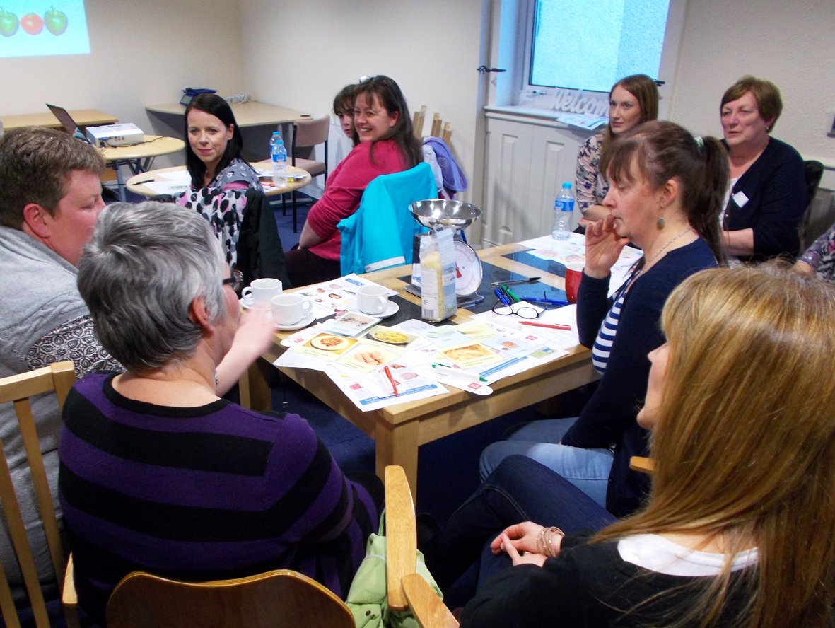 In our latest blog find out how householders get canny in the kitchen and save £424 a year bit.ly/2ifwQyG #LoveFoodHateWaste