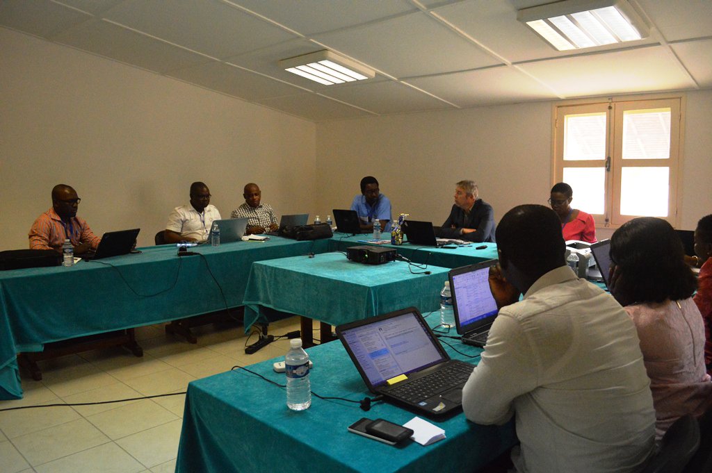LOGIVAC's tweet photo. 4è atelier de planification (organigramme technique, plan de gestion de risques) de #LOGIVAC + à Ouidah, 17.-19.09/17 @phjaillard @htraore3 https://t.co/KW2VaN0Lvu