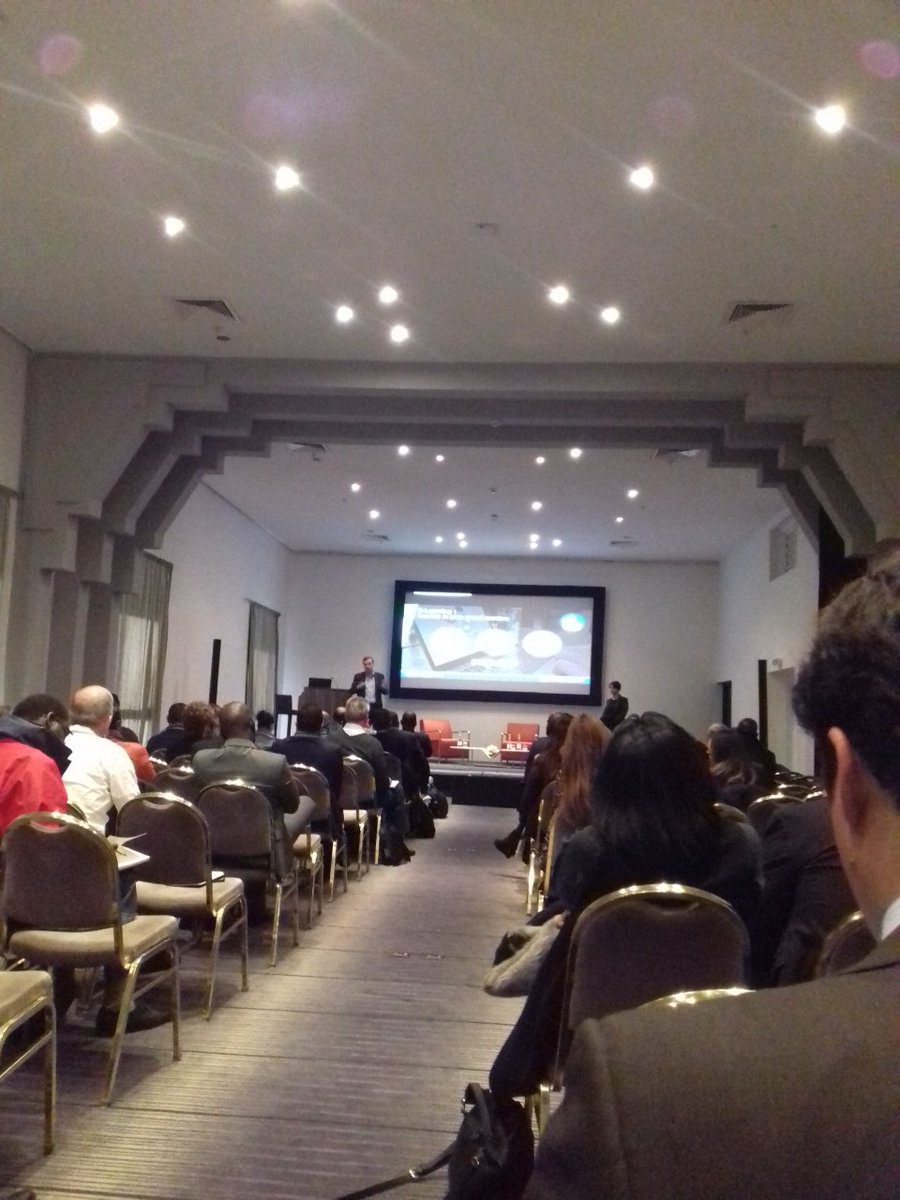 Yoan_Eskinazi's tweet photo. #sageclub en présentation live pour nos partenaires export #SageBM17 @SageFrance. @CelineGlandor @jfdumasdevaulx on stage https://t.co/ASagmPOTBX