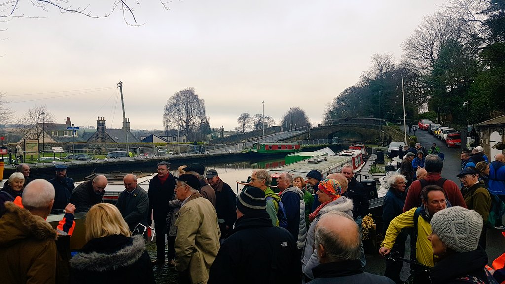 scottishcanals's tweet photo. Fantastic turn out at our first open day as we drain 5km of the historic #UnionCanal at Linlithgow for inspection of its embankments. https://t.co/OIovJZGnDn