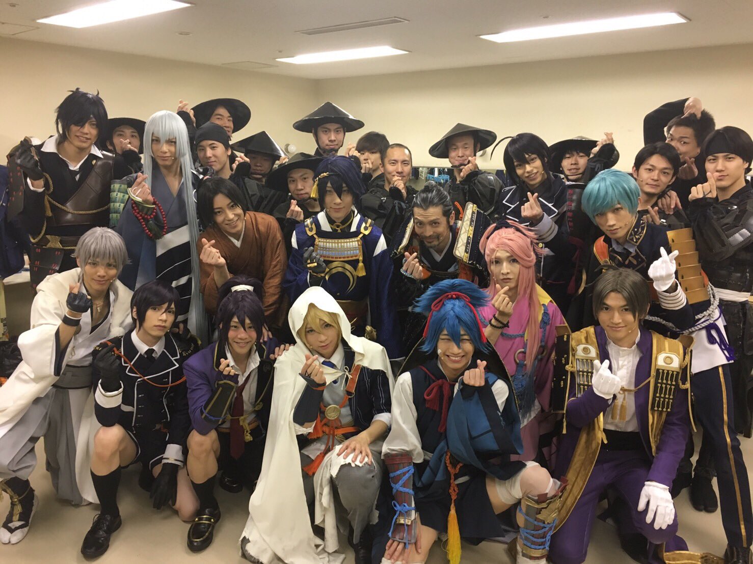 窪寺昭 舞台刀剣乱舞 虚伝 燃ゆる本能寺 全37公演無事閉幕いたしました 誰ひとりかける事なく この日が迎えられた事に 感謝と御礼申し上げます 本当にありがとうございました 明日からの皆さまに幸有れ 刀ステ T Co Vyoomi6k7q