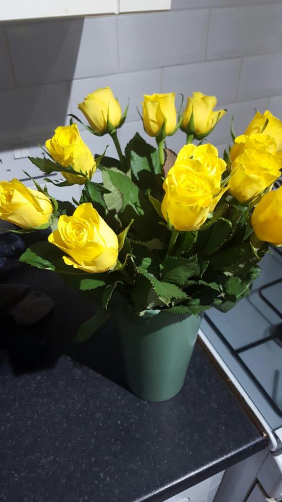 zippyzaina's tweet photo. Well done Kelly, some lovely flowers from a  happy customer,no blue Monday in Exeter! #Area4HasStyle @sarahdixon297 https://t.co/meIJQHoilF