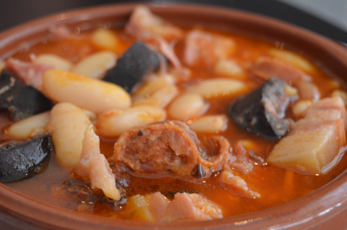 LaMensulaRest's tweet photo. ¿Quieres probar la Mejor Fabada de Málaga? Hoy martes, es nuestro plato del día... https://t.co/PjQoAvIKAx
