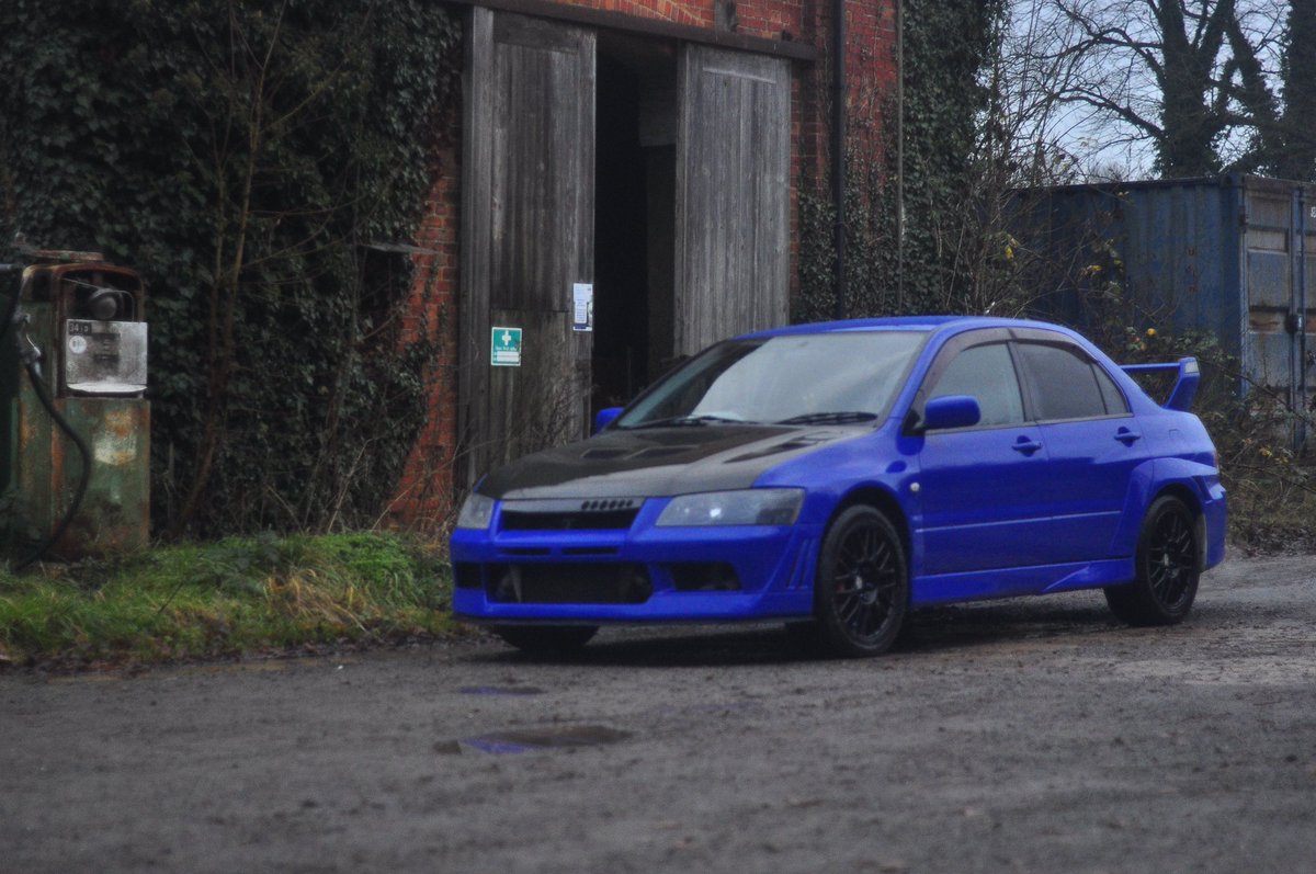 paddockspaint's tweet photo. #evo #paintwork #silverstone #bodyshop #widearches #fender #mitsubishi https://t.co/jR9o3uqsXW