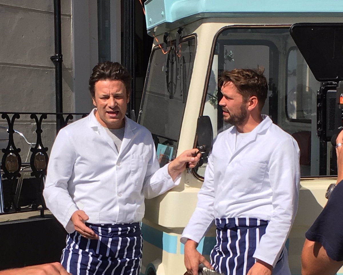 neildarwent21's tweet photo. Watch #FridayNightFeast this Friday, Channel 4, 8pm to see @jamieoliver &amp; @jimmysfarm taking about Free Range Milk #pasturepromise #180days https://t.co/QWO1BoBsKI