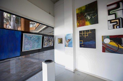 JornalOGlobo's tweet photo. Além de restaurantes e joalherias, galerias de arte também sofrem sem os clientes presos pela Lava-Jato. https://t.co/Ovm5CA8gAH https://t.co/C18EhS8Zd5